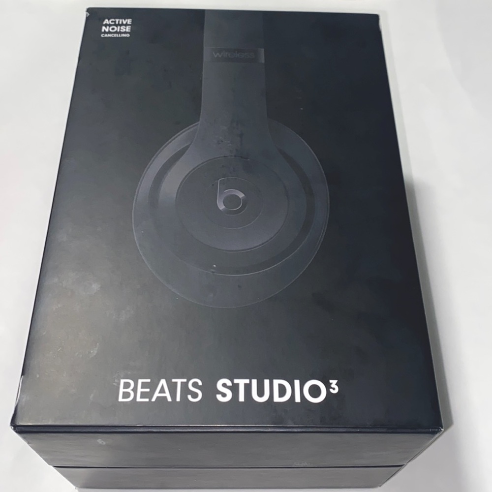 Selling Beats Headphone. Brand-Beats, Model Name-Beats studio3, Color-MatteBlack